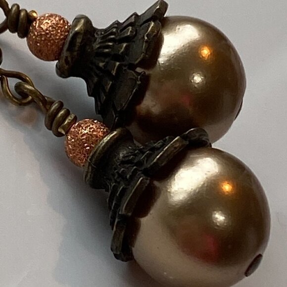 ❤️ Austrian Crystal Pearl & Brass Bead Cap Earrings - Picture 3 of 11